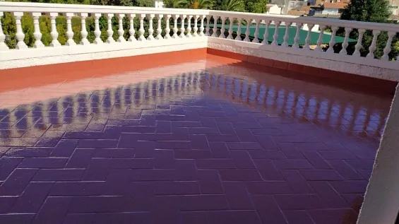 Terraza de poliuretano y barniz alifático. Utrera. (Sevilla)