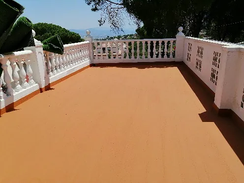 Terraza en caucho, Alhaurín de la Torre (Málaga). 